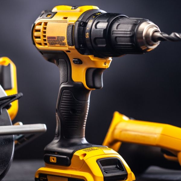 Акумуляторний чи мережевий інструмент: що обрати у 2026 році