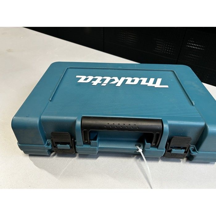 Перфоратор Makita HR2470 (780 Вт)