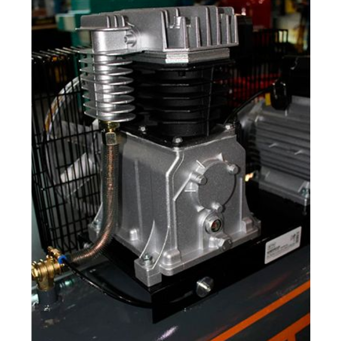 Поршневий компресор повітряний GTM KCH2070B-100L (2.2 кВт, 300 л/хв, 100 л) (27156)