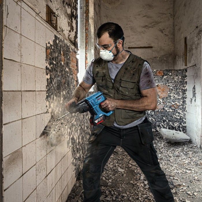 Аккумуляторный перфоратор Bosch GBH 180-LI Professional (18 В, 4 А*ч, 2 Дж) (0611911122)