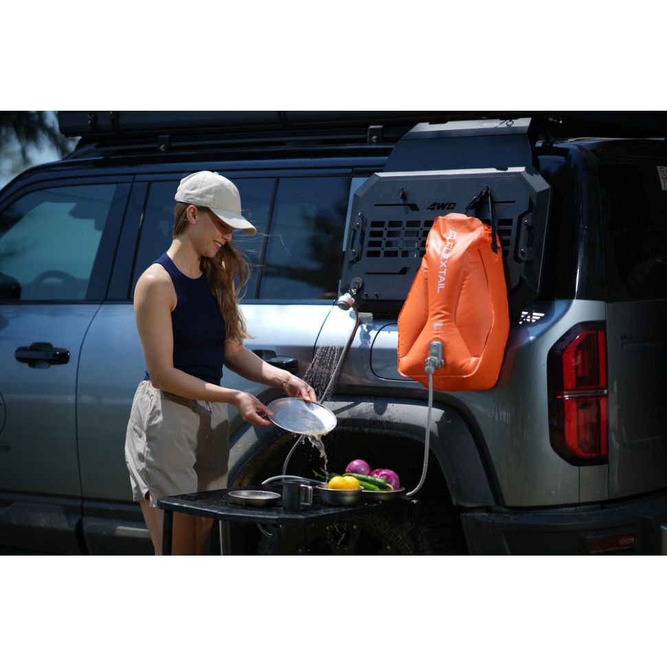 Душ портативный с емкостью и насосом Flextail Tiny Shower Bag, 20л, оранжевый