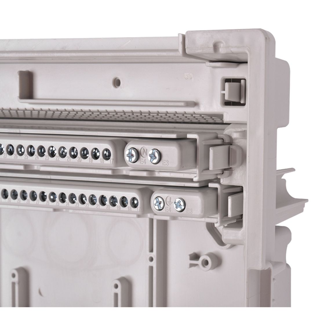 Корпус пластиковий на 70 модулів e.plbox.industrial.w.70 вбудованний, IP40