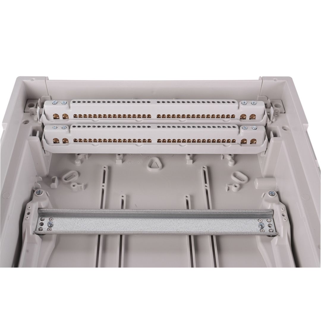 Корпус пластиковий на 70 модулів e.plbox.industrial.w.70 вбудованний, IP40