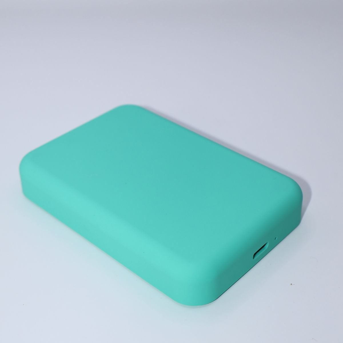 Power Bank 5000 мАг з бездротовою зарядкою, зелений